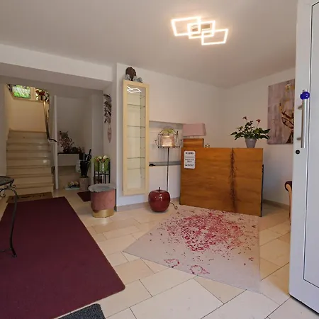 Upland-flair Blumenwiese Im Zentrum!