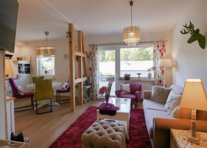 Upland-flair Blumenwiese Im Zentrum! Apartamento